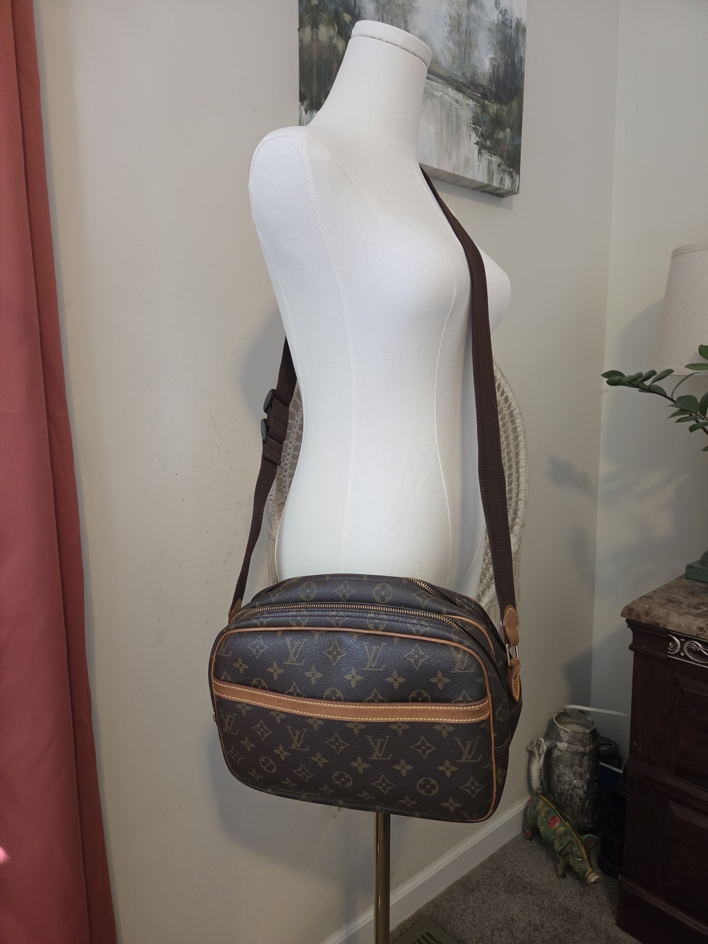 AUTHENTIC LOUIS VUITTON REPORTER BAG WITH COA